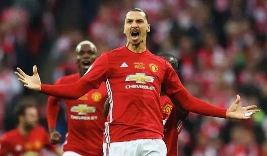 俱乐部正在 俱乐部正在